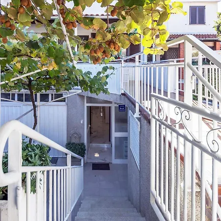 2 Bedroom Beautiful In Appartement