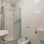 2 Bedroom In דירה פולה