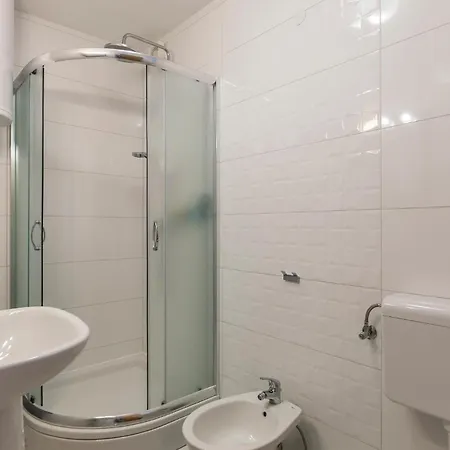 2 Bedroom In Apartament Pula