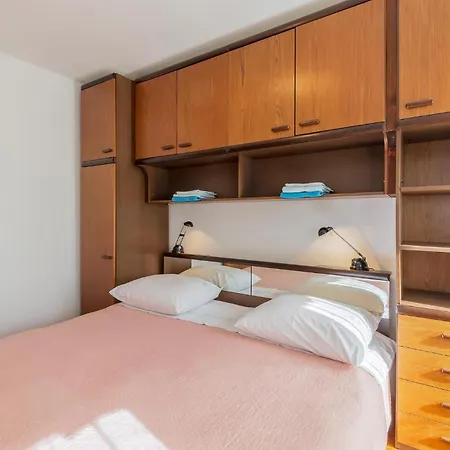 2 Bedroom In Pula